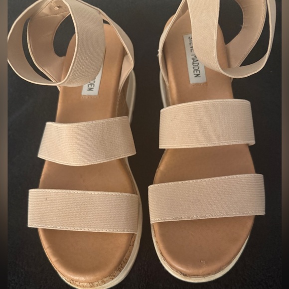 Steve Madden women’s Bandi Sandi - so cute - Picture 1 of 2